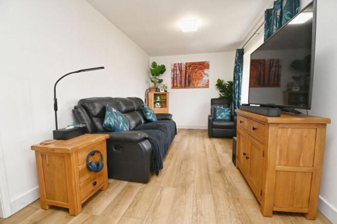 3 bed Semi-Detached for sale Image 8