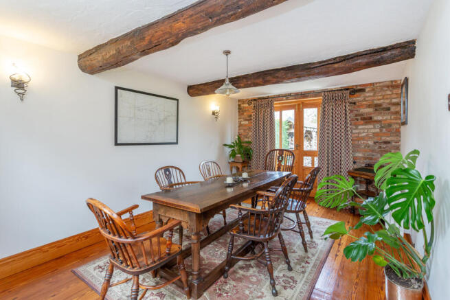 Dining Room/Bed 4