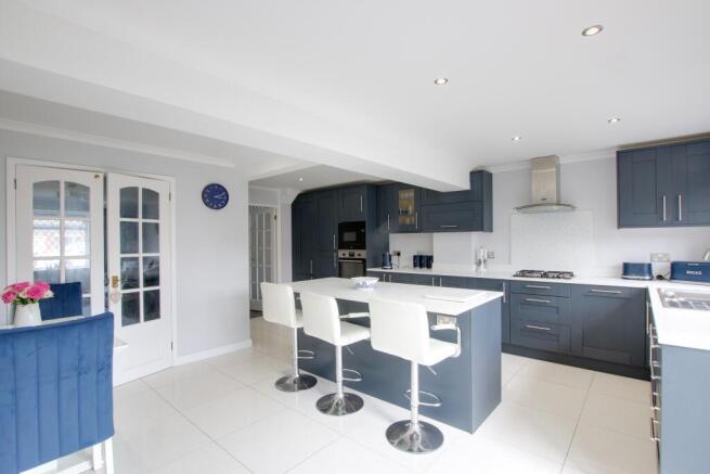 KITCHEN DINER