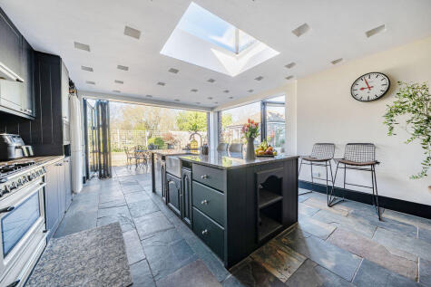 Bedford Road, Cople, MK44
