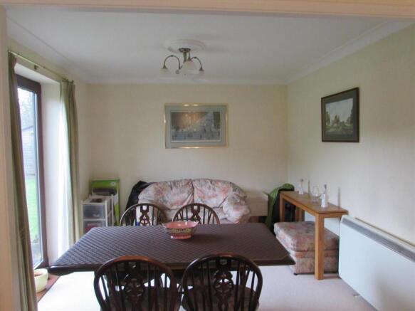 Dining Room/Bed 2