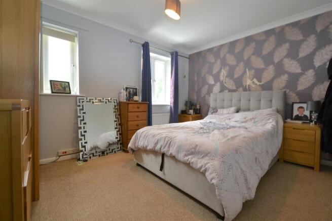 bedroom1.JPG