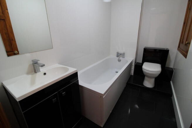 4 bed Not Specified to rent Image 12
