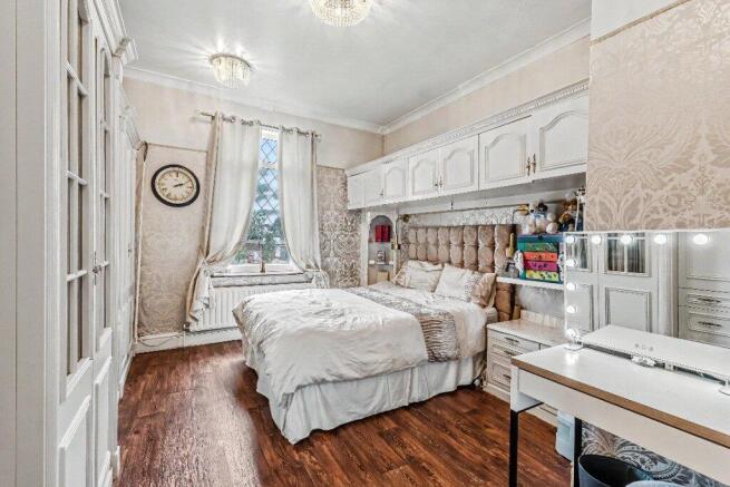 4 bed House for sale Image 7