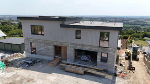 1, Valley View Close, St. Austell PL26 7FN