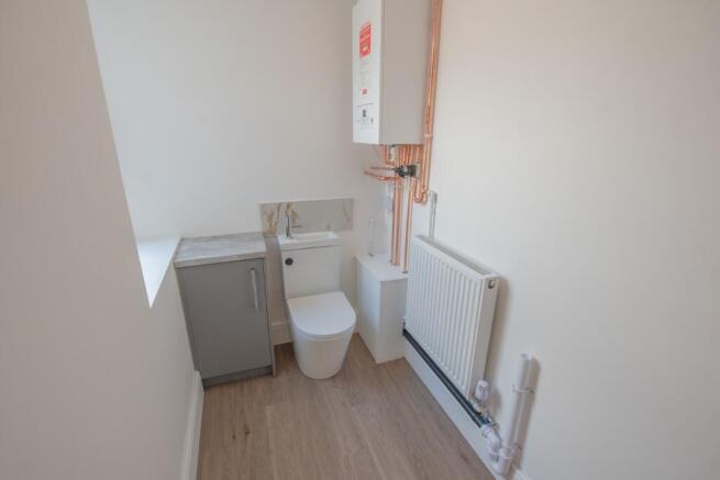 3 bed Terraced to rent Image 8