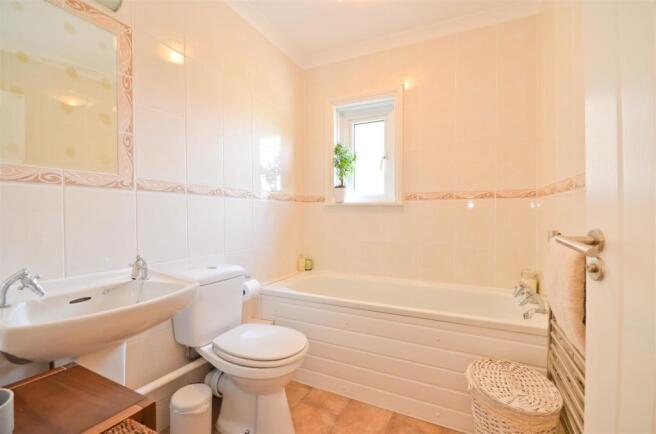Family Bathroom.JPG