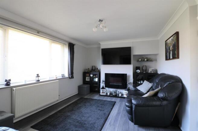 LIVING ROOM 1.JPG
