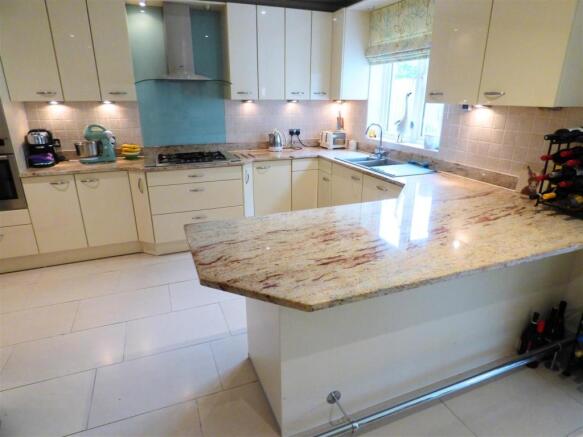 KITCHEN/DINING/GARDEN ROOM