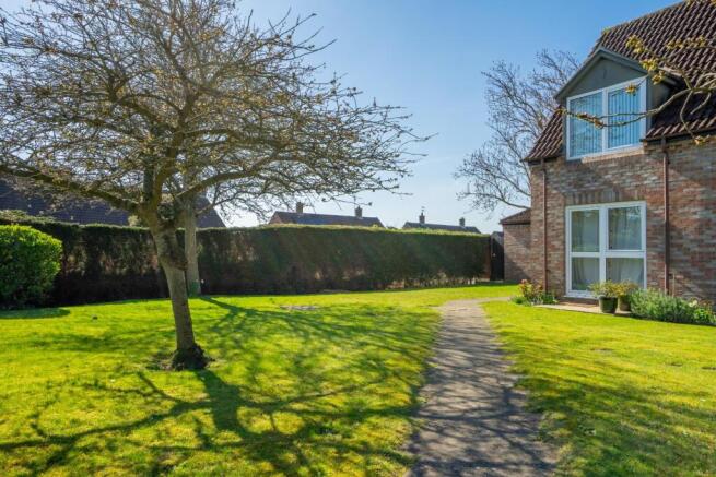 1 bed Retirement Property for sale Image 12