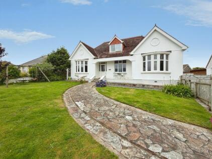Helston, Spacious four bed family home