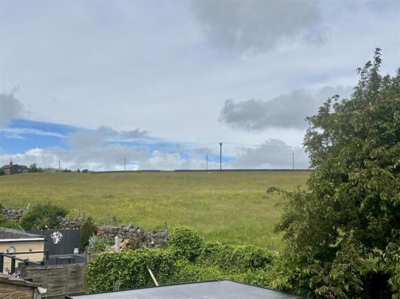 3 bed Semi-Detached for sale Image 9