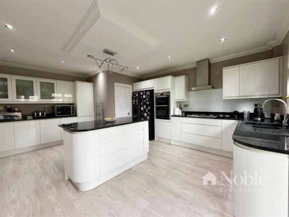 Kitchen/Breakfast Room