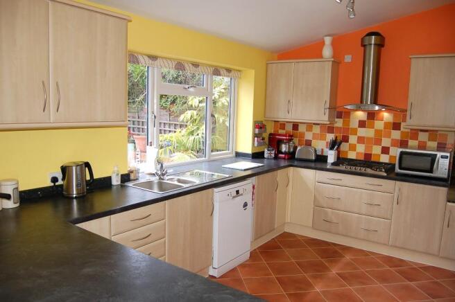 Kitchen/ Dining Room