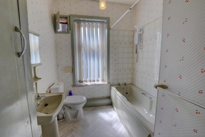 Bath 1.jpg
