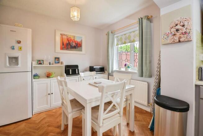 3 bed Detached for sale Image 8