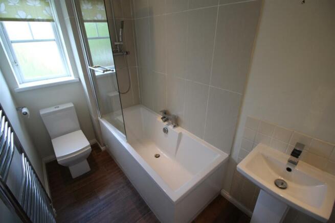 Bathroom (2).JPG