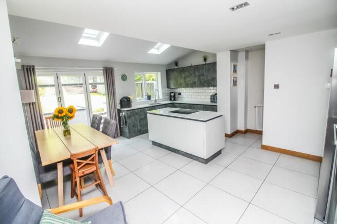 Kitchen / Dining