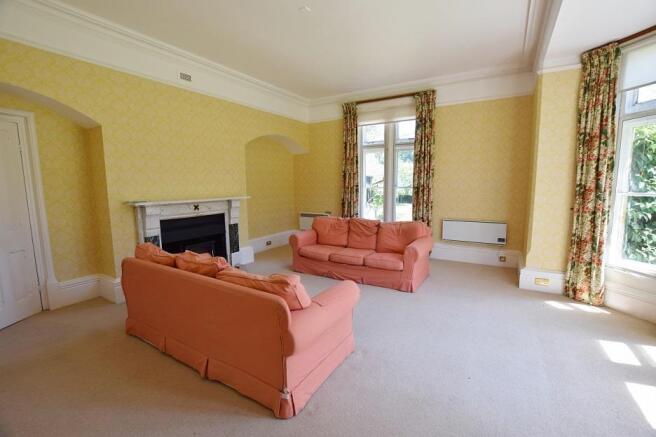 Flat 1, Eastleach - Sitting Room 1.jpg