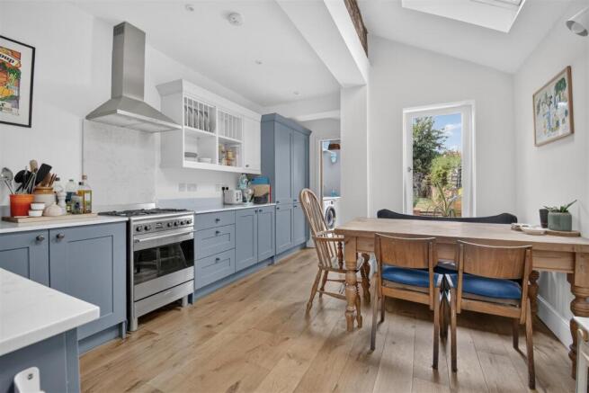 3 bed Terraced for sale Image 9