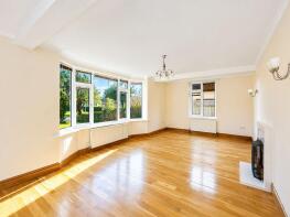 86, Sea Lane, Littlehampton BN16 2RT