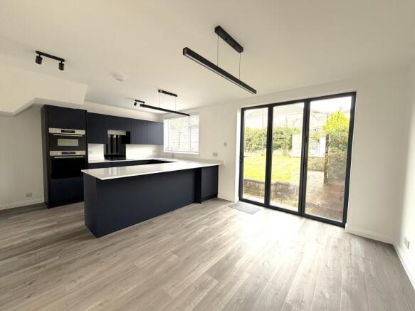 Kitchen Diner (1)