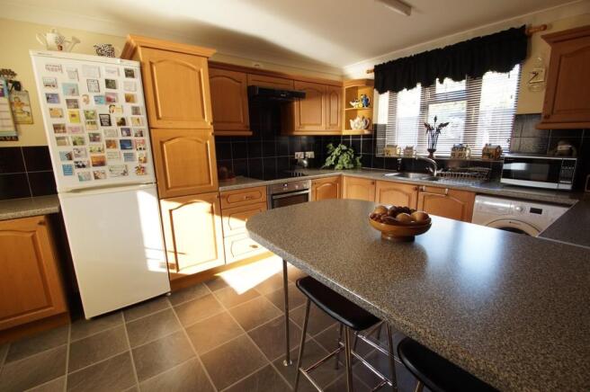 Kitchen/Breakfast...