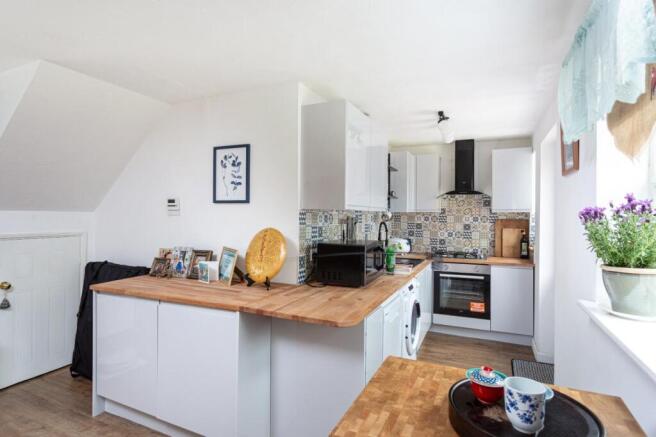 4 bed Semi-Detached for sale Image 10