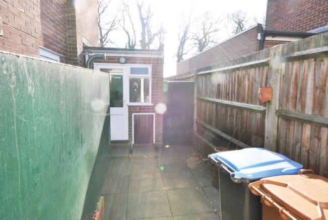 courtyard with oil tank .JPG