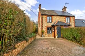 11, Middle Bourne Lane, Lower Bourne, Farnham GU10 3ND
