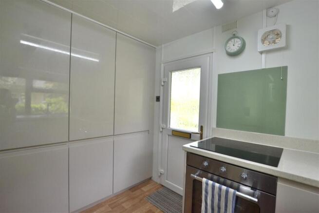 Woodland Rise, Grange Estate, Church Crookham, Fleet photo 4