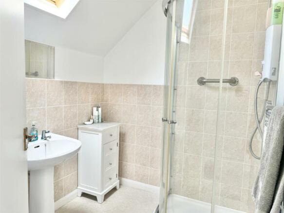 ensuite.jpg