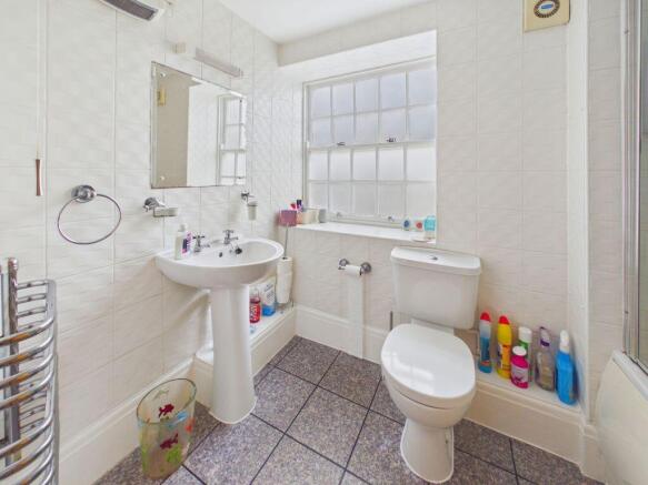 2 bed Apartment for sale Image 7