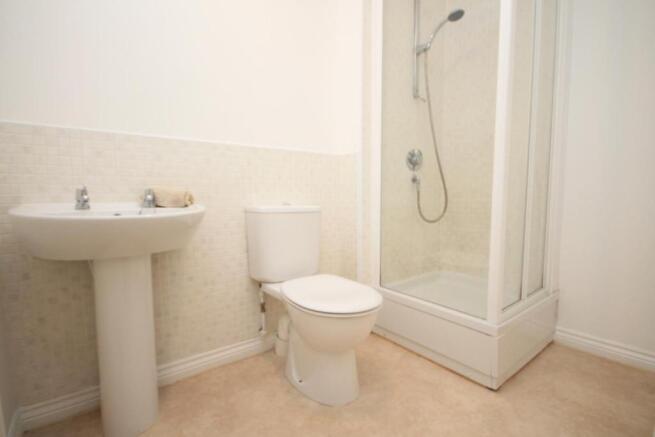 EN-SUITE SHOWER ROOM