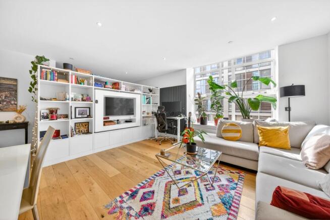 Living / dining / homeworking area