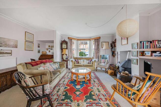 Open-plan sitting / dining room