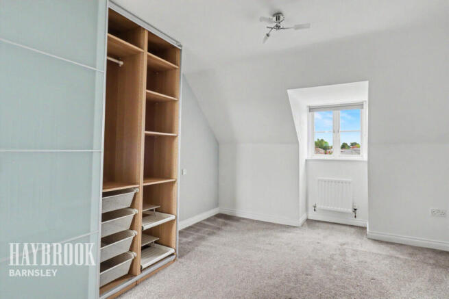3 bed Town House for sale Image 12