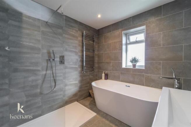 3 bed Semi-Detached for sale Image 9