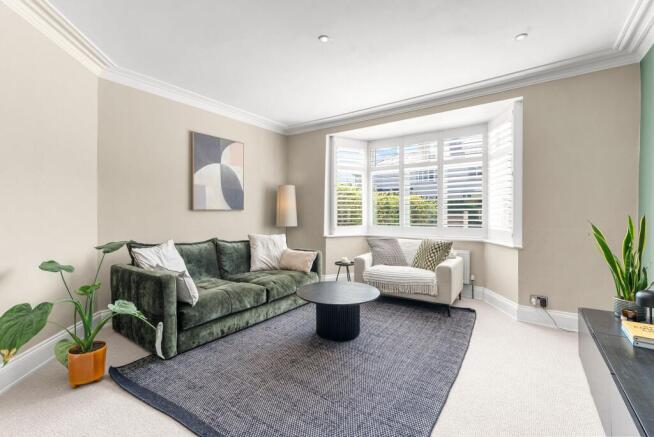 4 bed House for sale Image 3