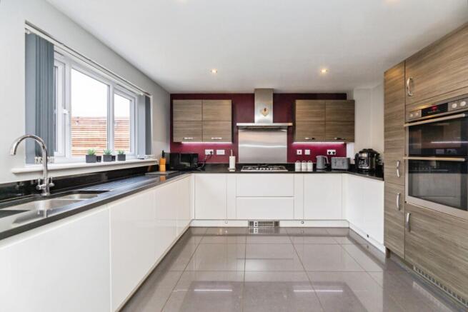 Trueman Drive, Upper Haugh, Rotherham, S62 photo 4