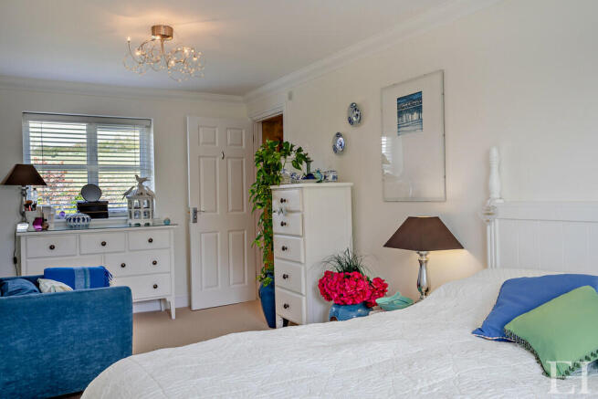 8574160-interiorW...