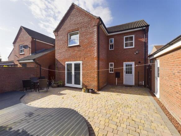 4 bed Detached for sale Image 11