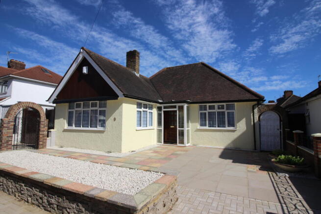 9 Bovingdon Avenue (