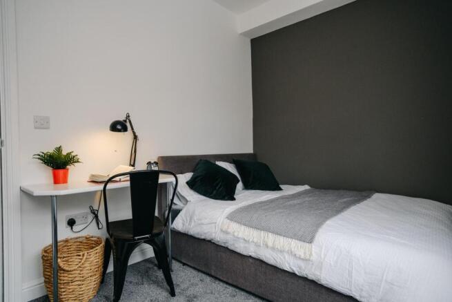 6 bed House to rent Image 9