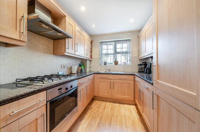 2 bed Flat for sale Image 6