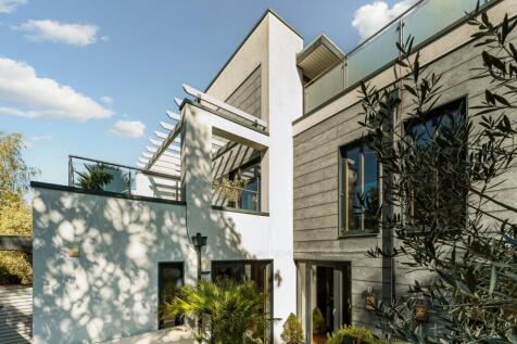 Abelard Place, London, W5