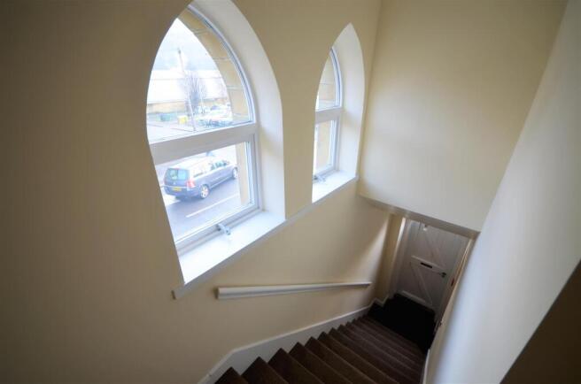 1 bed Duplex to rent Image 8