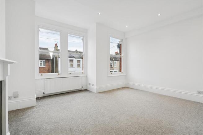 FFF 33 Himley Road SW17 reception 2.jpg