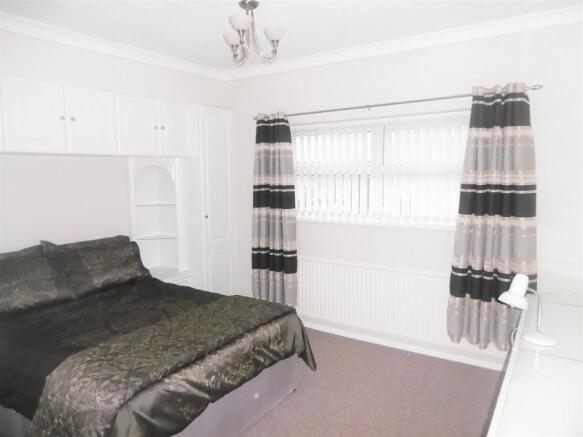 Bedroom 1 (FRONT)