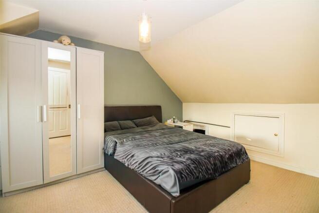 3 bed Town House for sale Image 8